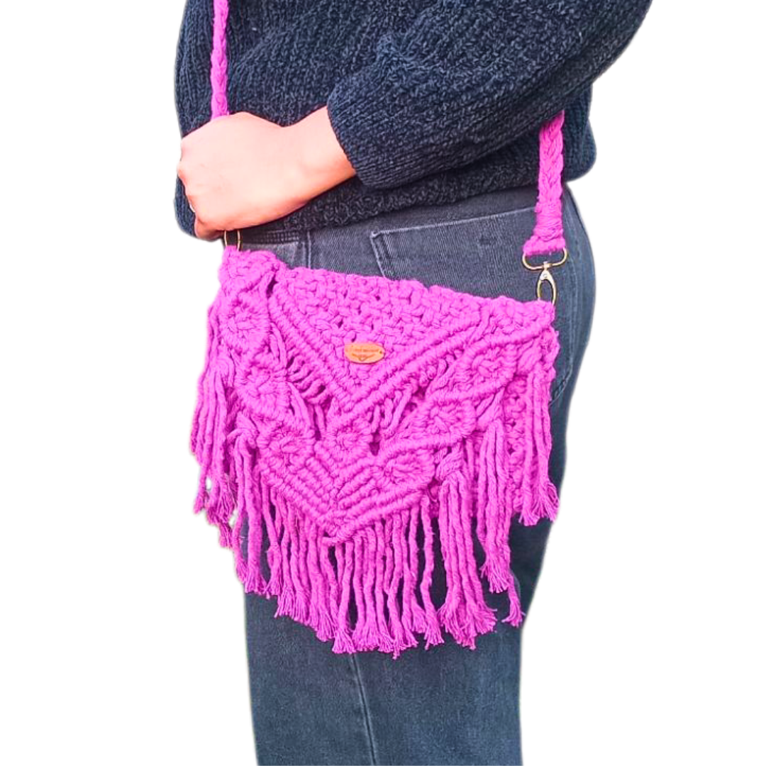 💜 Cartera Boho en Macramé – Color Púrpura
