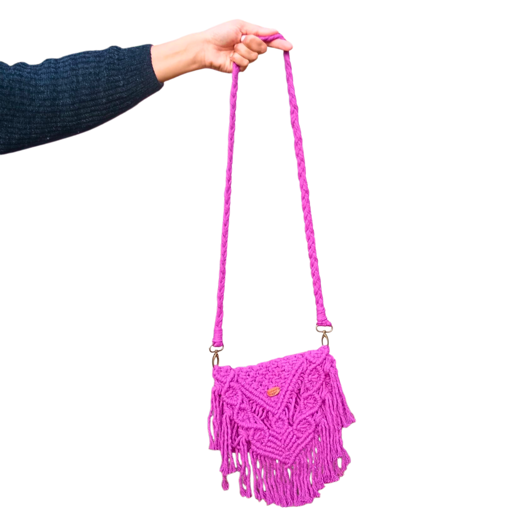💜 Cartera Boho en Macramé – Color Púrpura